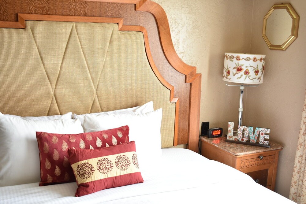 Quality Inn Suites Near the Border 27/67