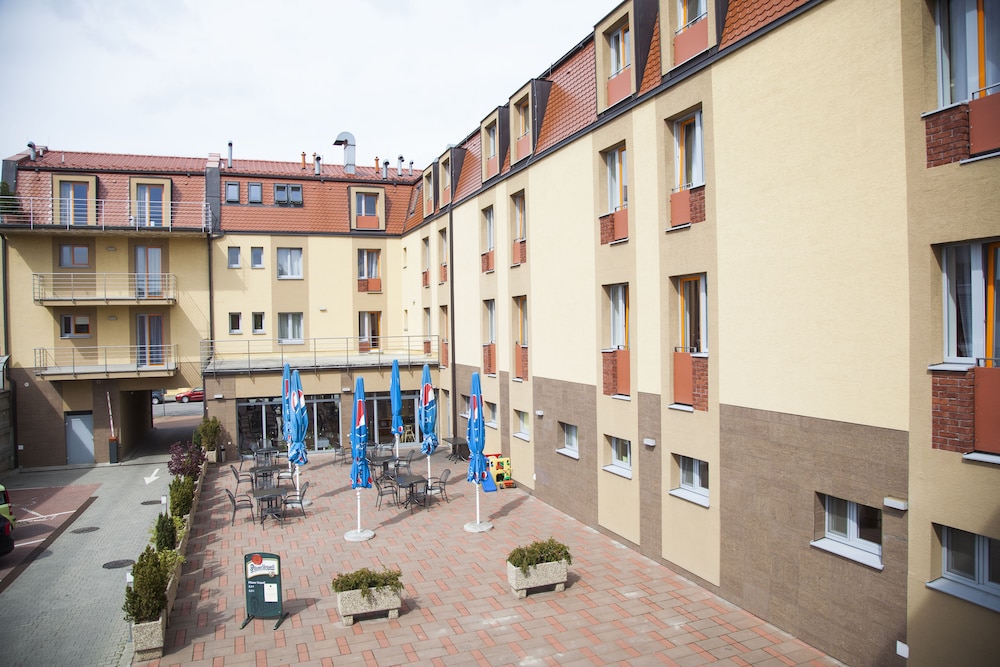 Hotel Eminent 42/45