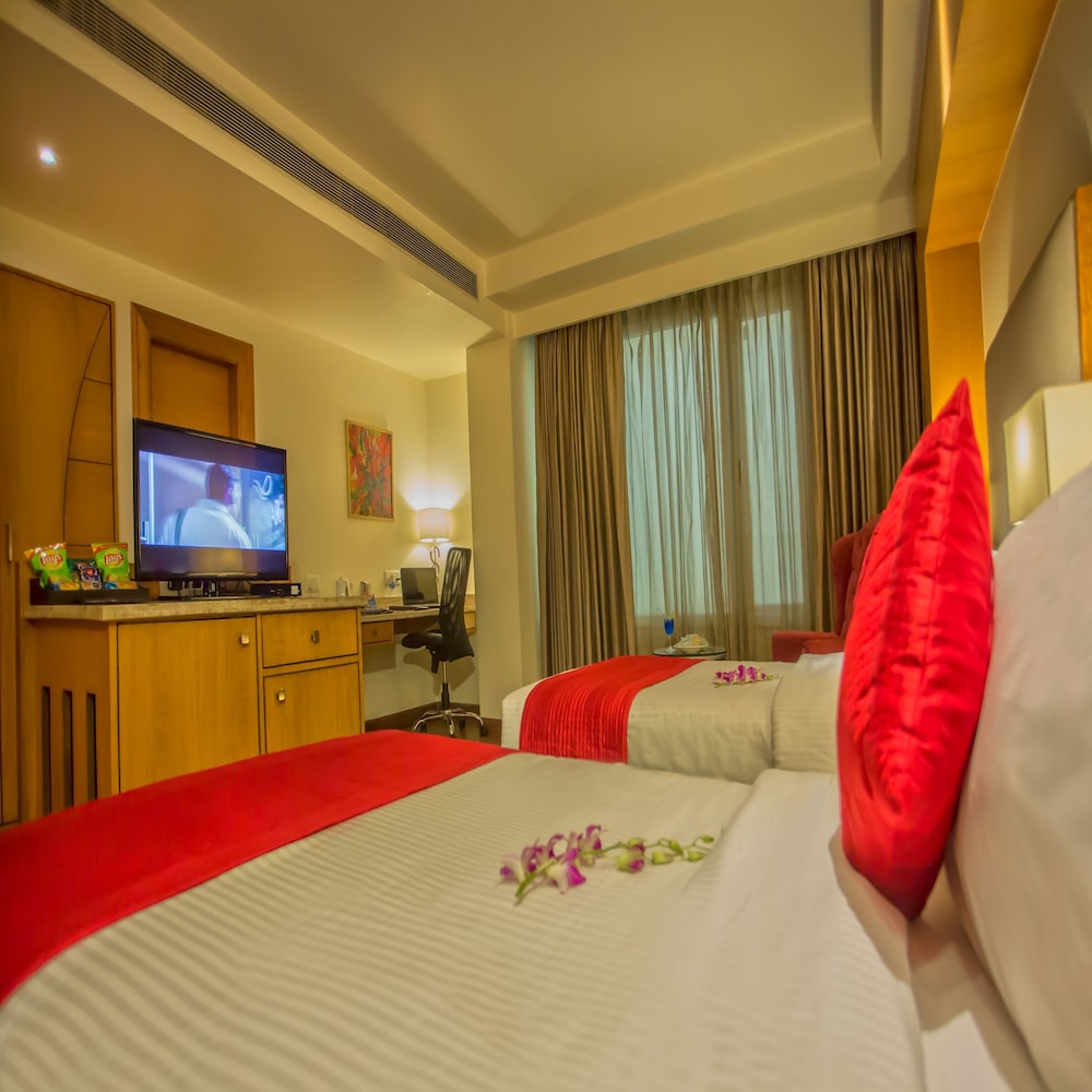 Sarovar Portico 12/50