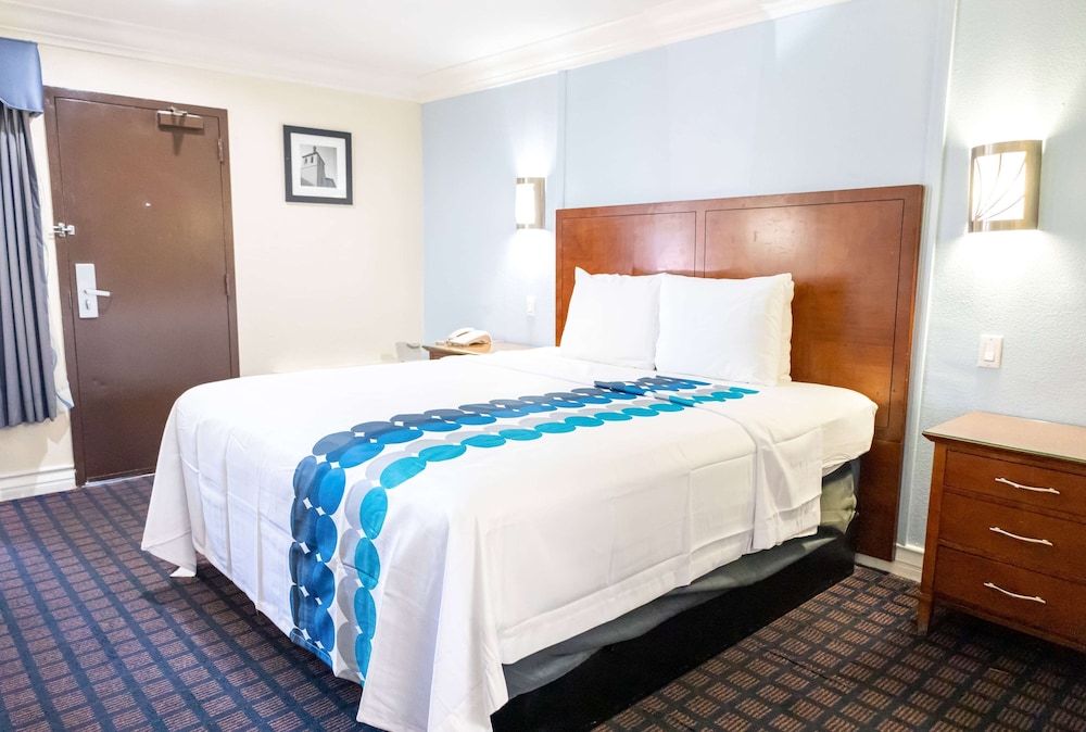Baymont by Wyndham College Park Atlanta Airport South 18/50