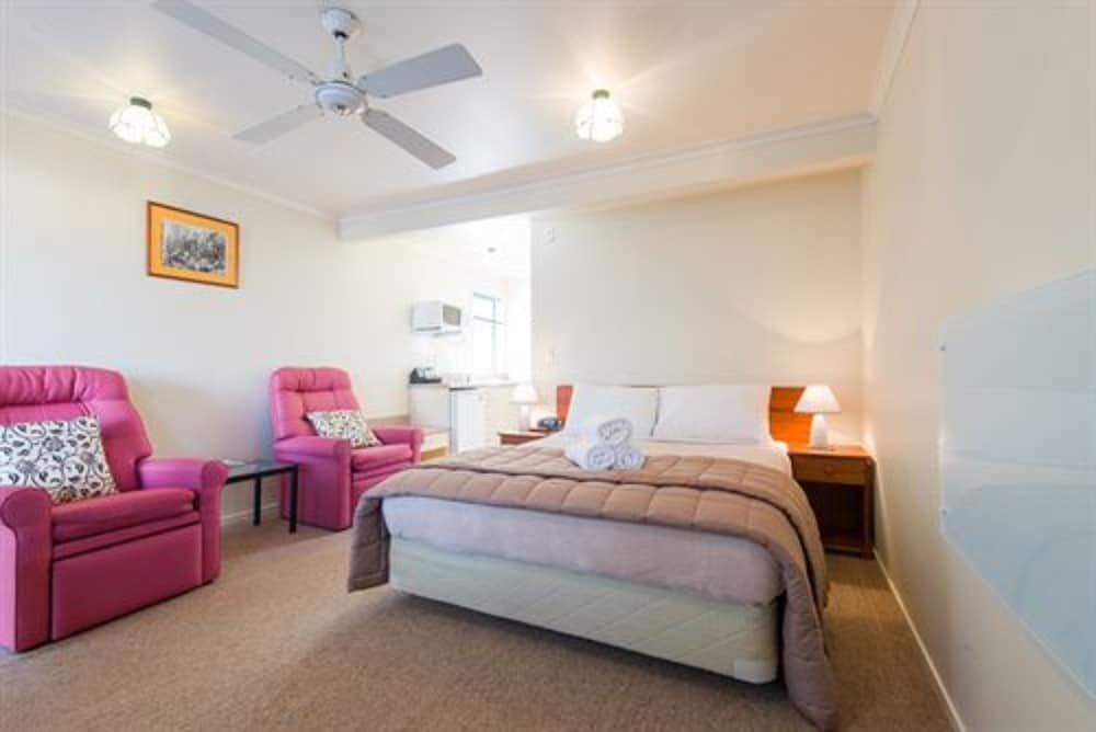 Hamilton Settlers Motor Lodge 20/37