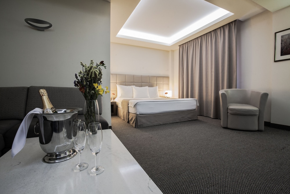 Aviatrans Hotel 32/55