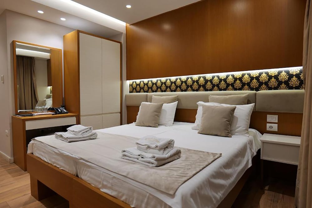 Hotel Queen 17/34
