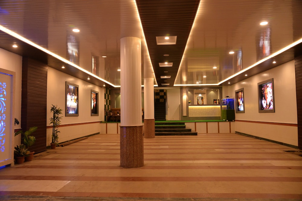 Hotel Disha Palace 60/69