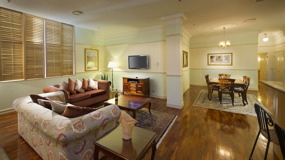 Royal Albert Hotel 56/75