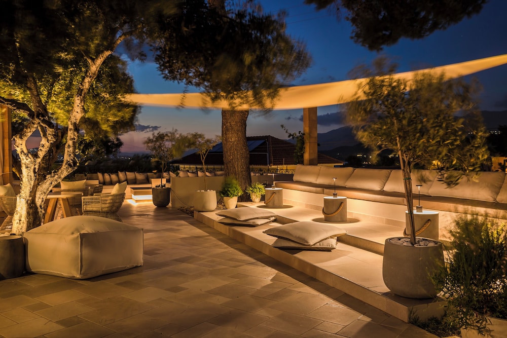 Thalassa Boutique Hotel 70/77