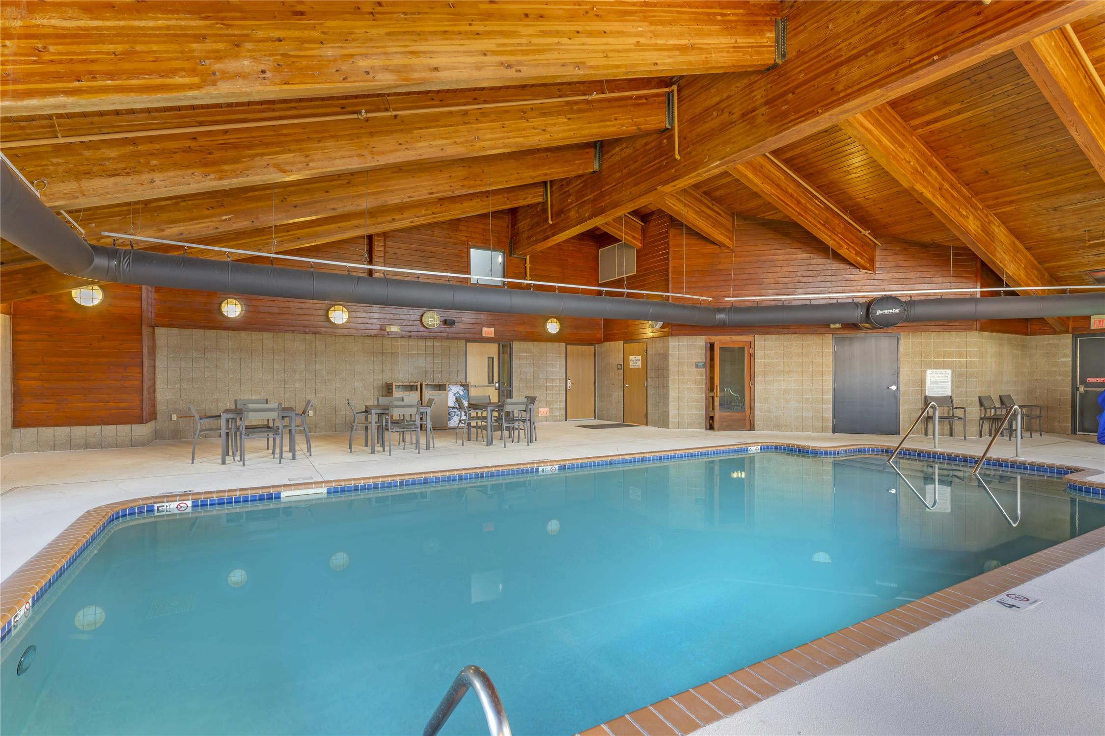 Best Western Plus McCall Lodge & Suites 36/46