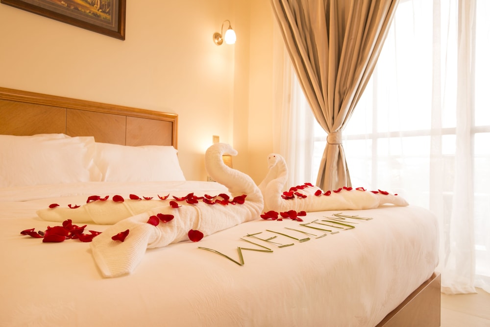 Lotos Inn Suites 22/70