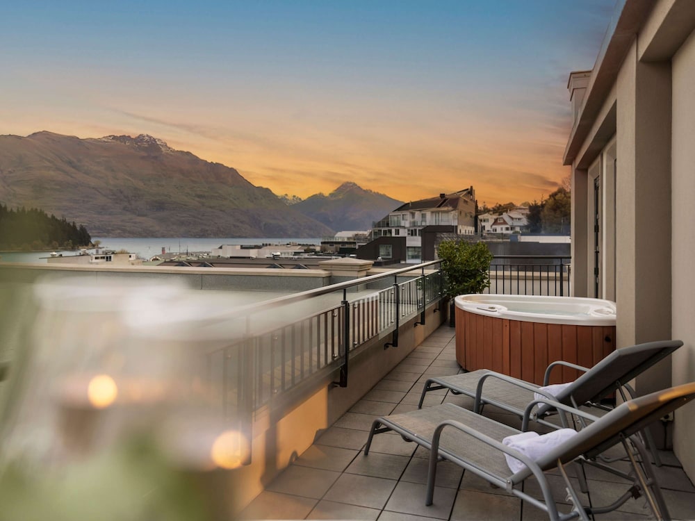 Sofitel Queenstown Hotel and Spa 55/58