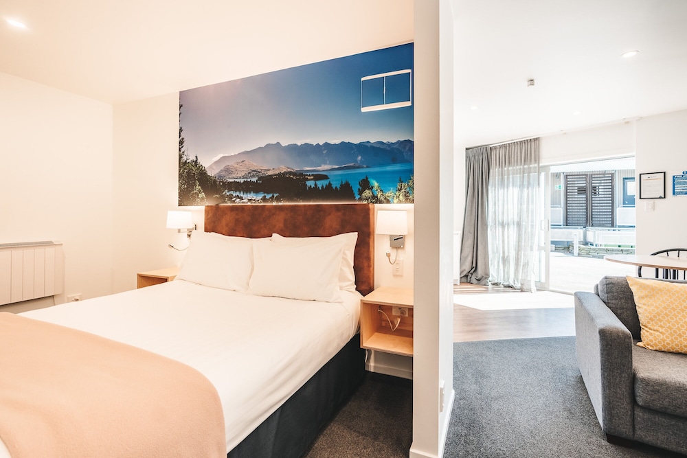 Blue Peaks Lodge and Apartments 14/63