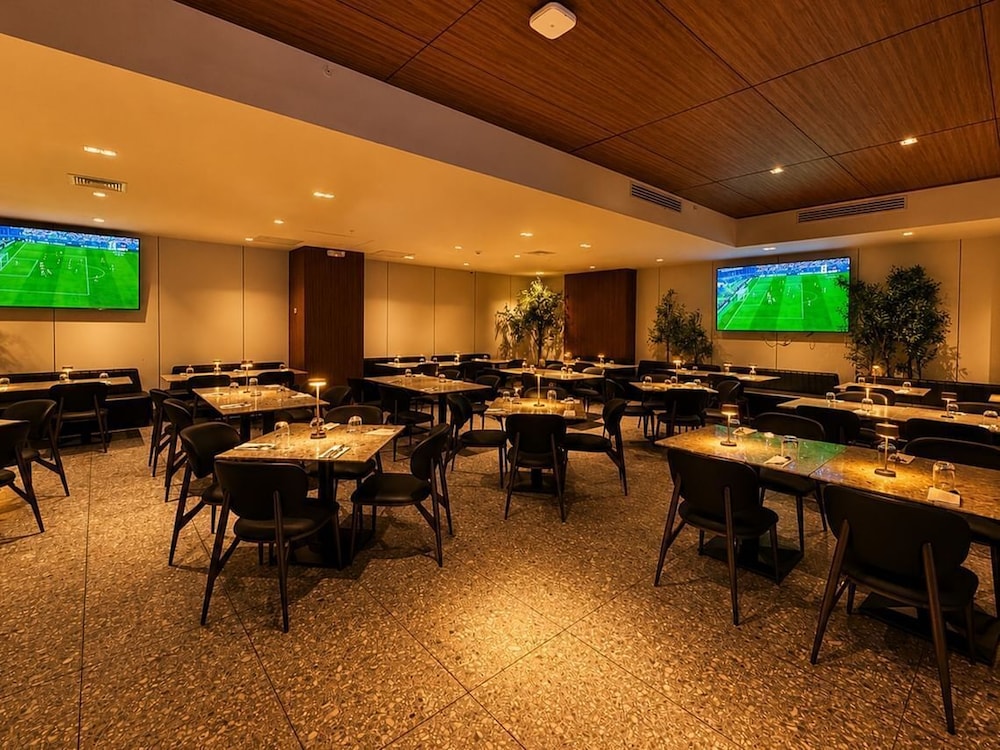 Waymore Hotel Spa & Casino 98/111
