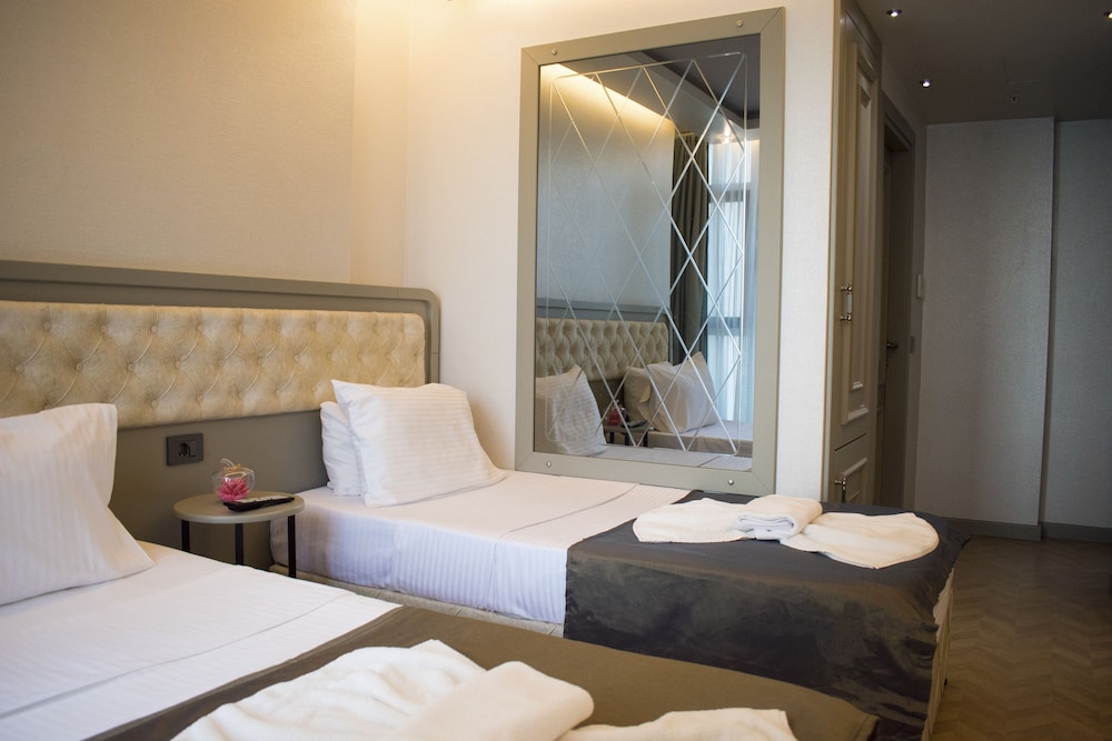 Mayer Hotel 17/48