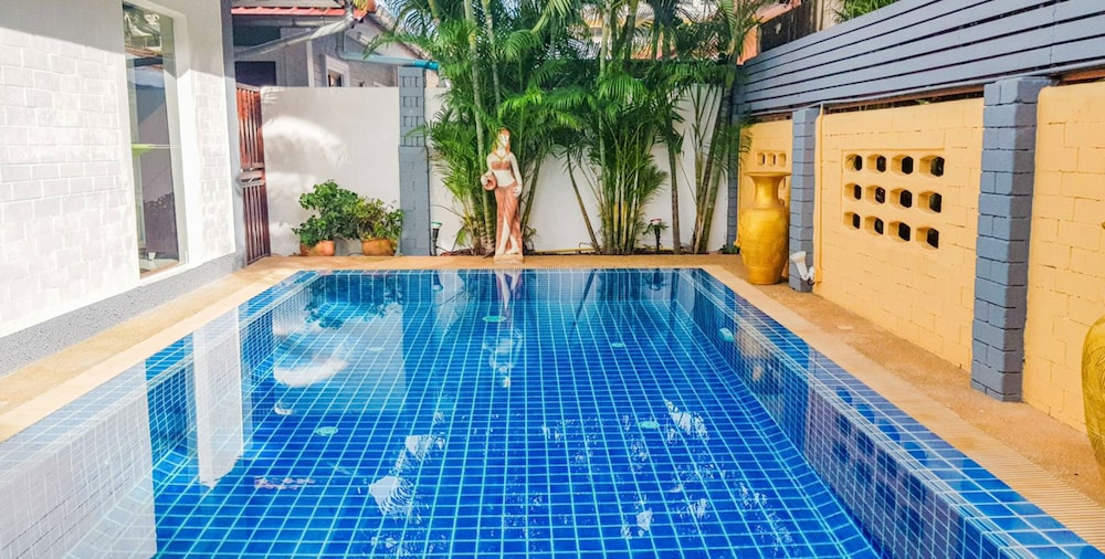 Baan Kanittha - 6 Bedrooms Gt Pool Villa 8/20