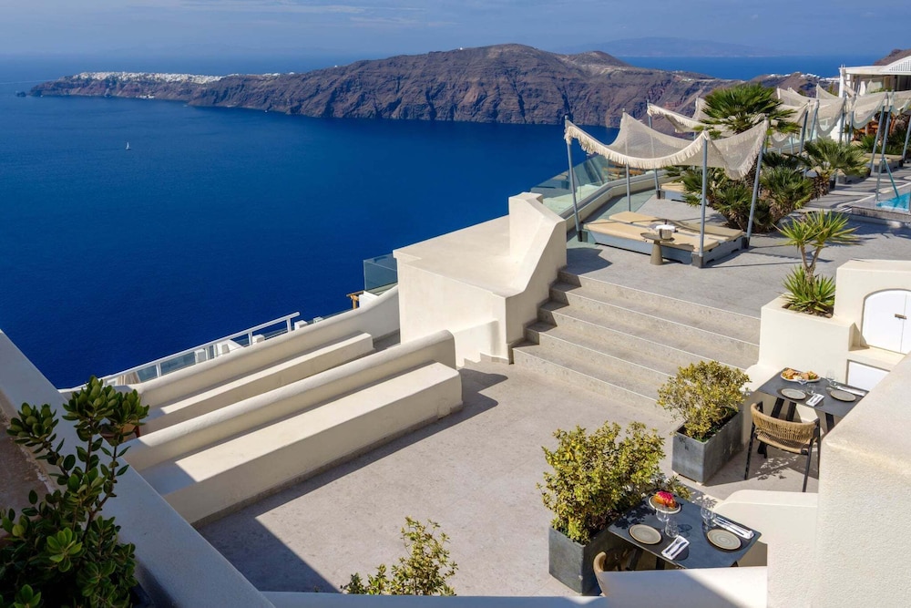 Andromeda Villas and Spa Resort in SANTORINI