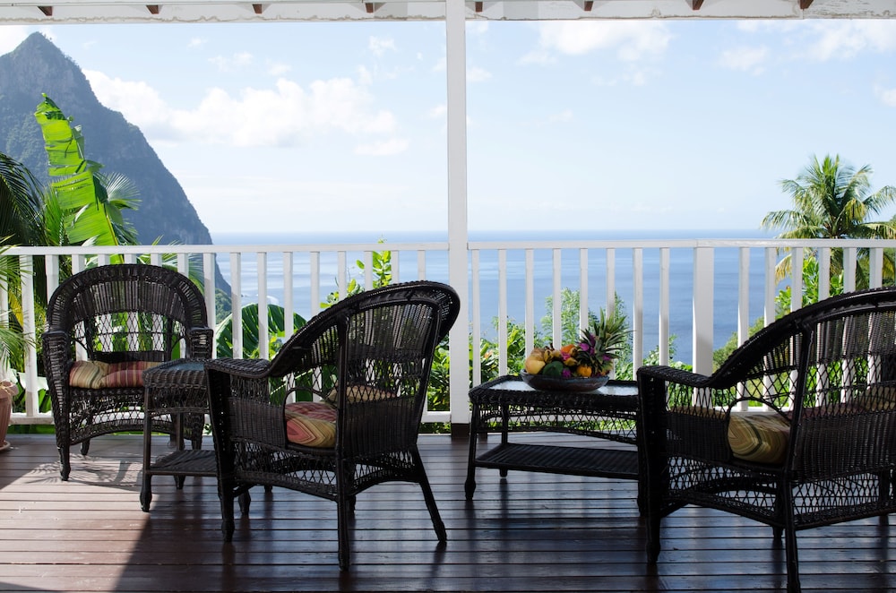 La Haut Resort 27/50