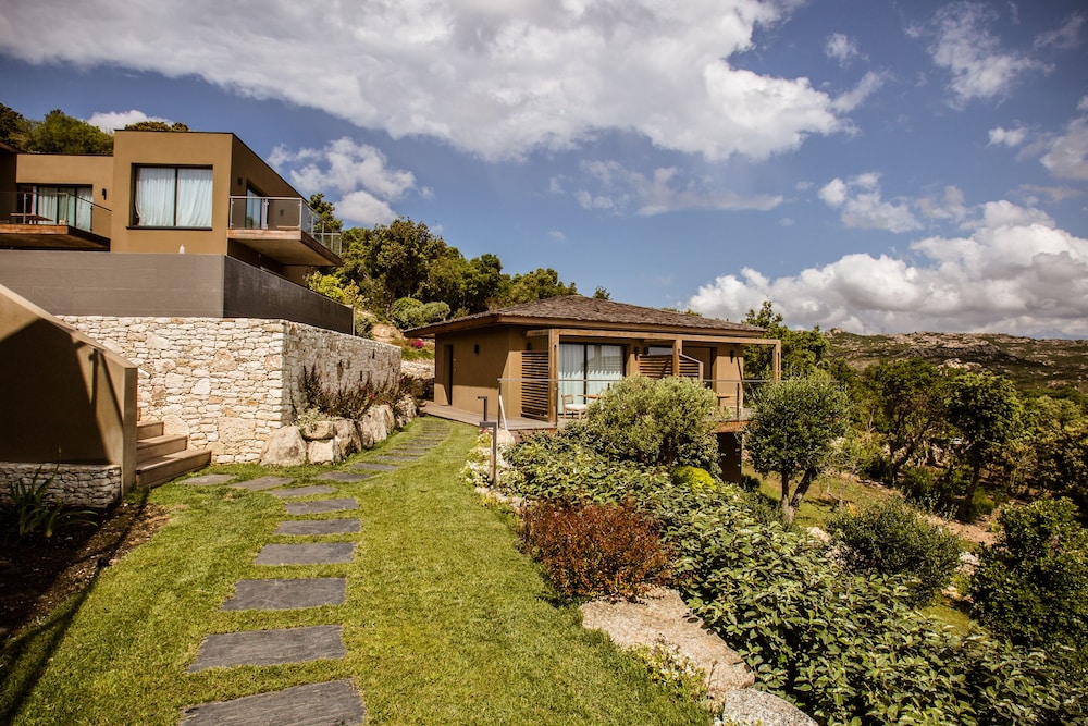 Hotel Version Maquis Santa Manza 36/50