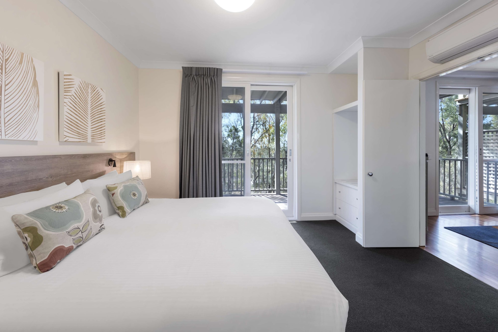 One Bedroom Premier Villa، Avani Cypress Lakes Resort 6/9