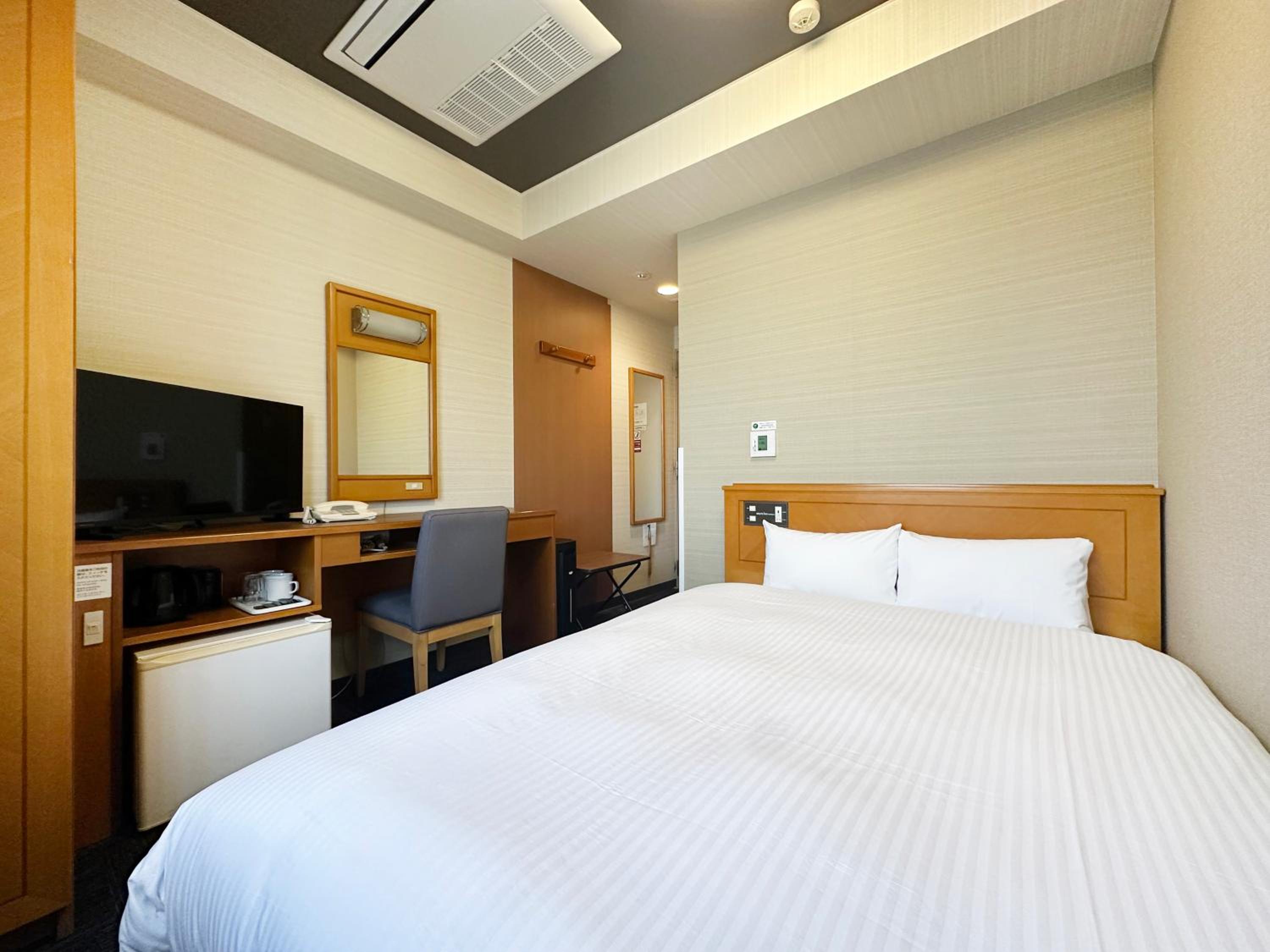 Semi Room, Double Bed, Smoking
