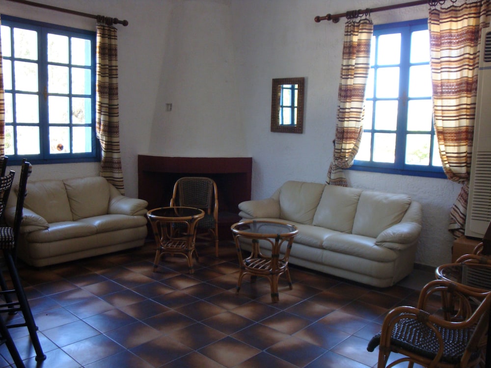 Oasis Hotel Bungalows 38/64