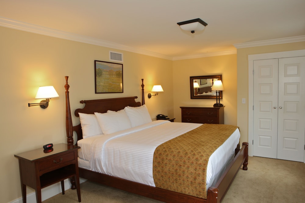 Publick House Historic Inn And Country Motor Lodge 13/49