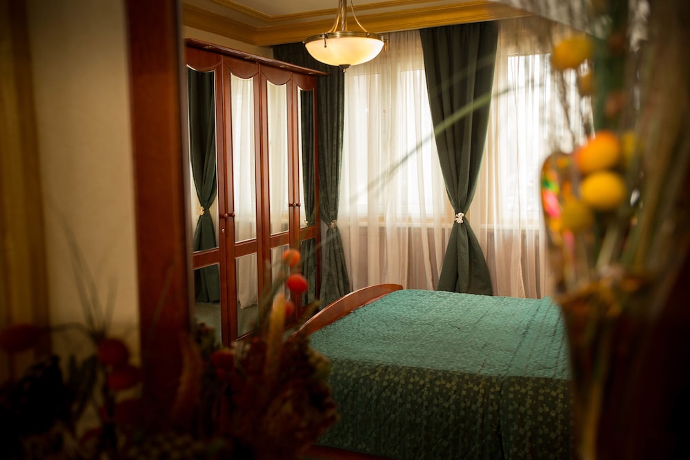 Bucharest Comfort Suites 33/66