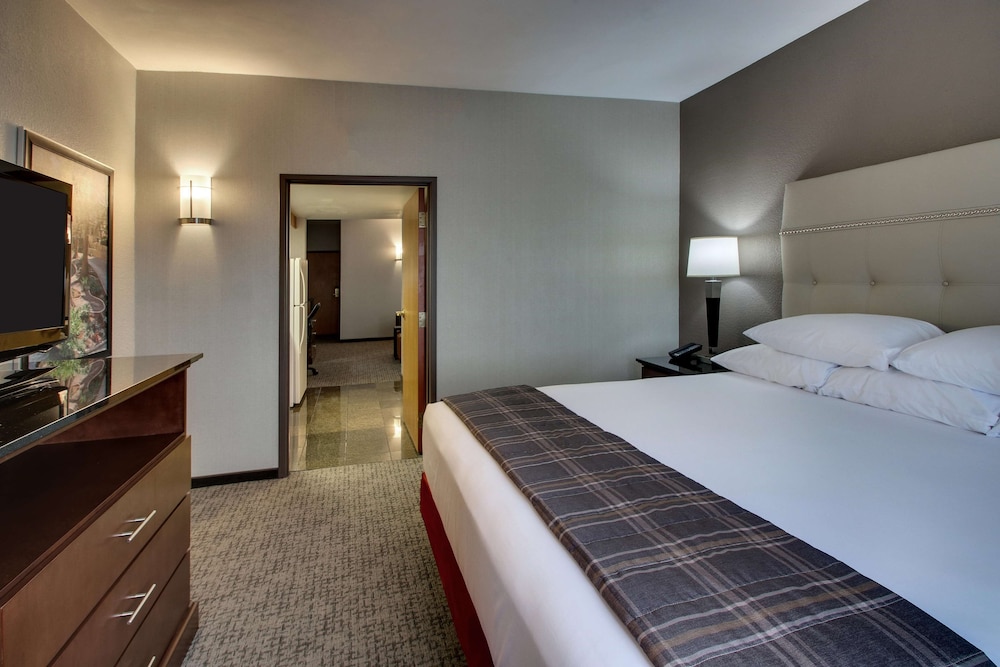 2 ROOMS, SUITE, KING BED, SOFA