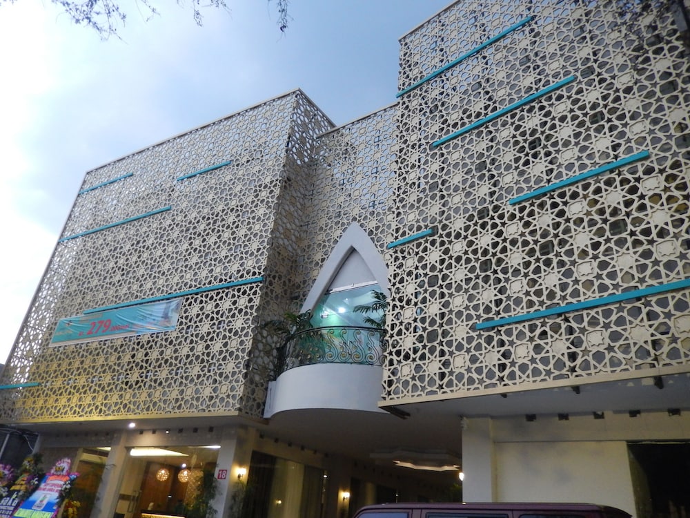 GRAND AMIRA HOTEL 2/63