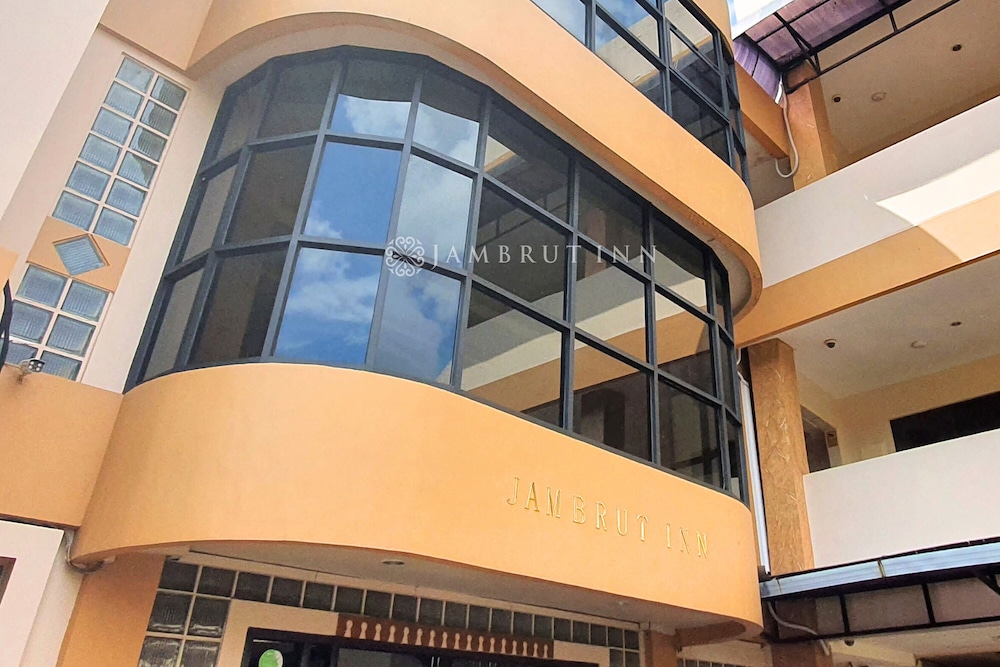 Jambrut Inn Hotel 3/50