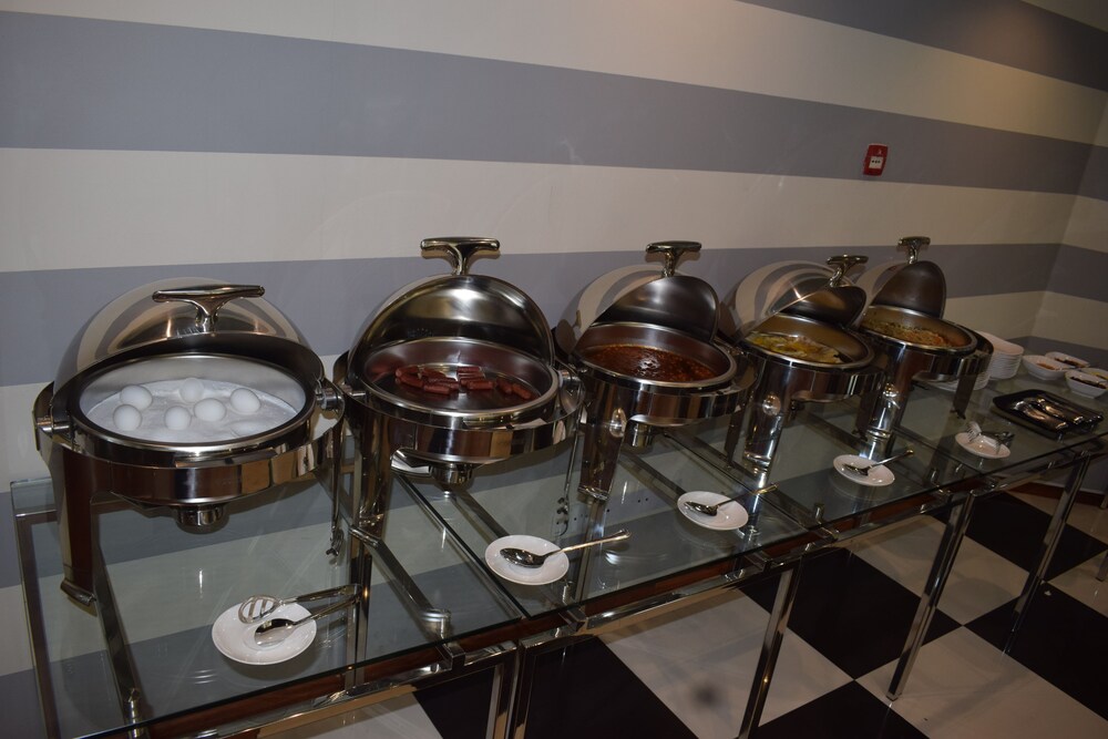 restaurant cafeteria