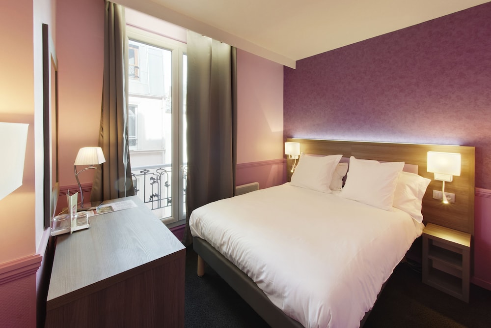 Room at Poussin, PARIS