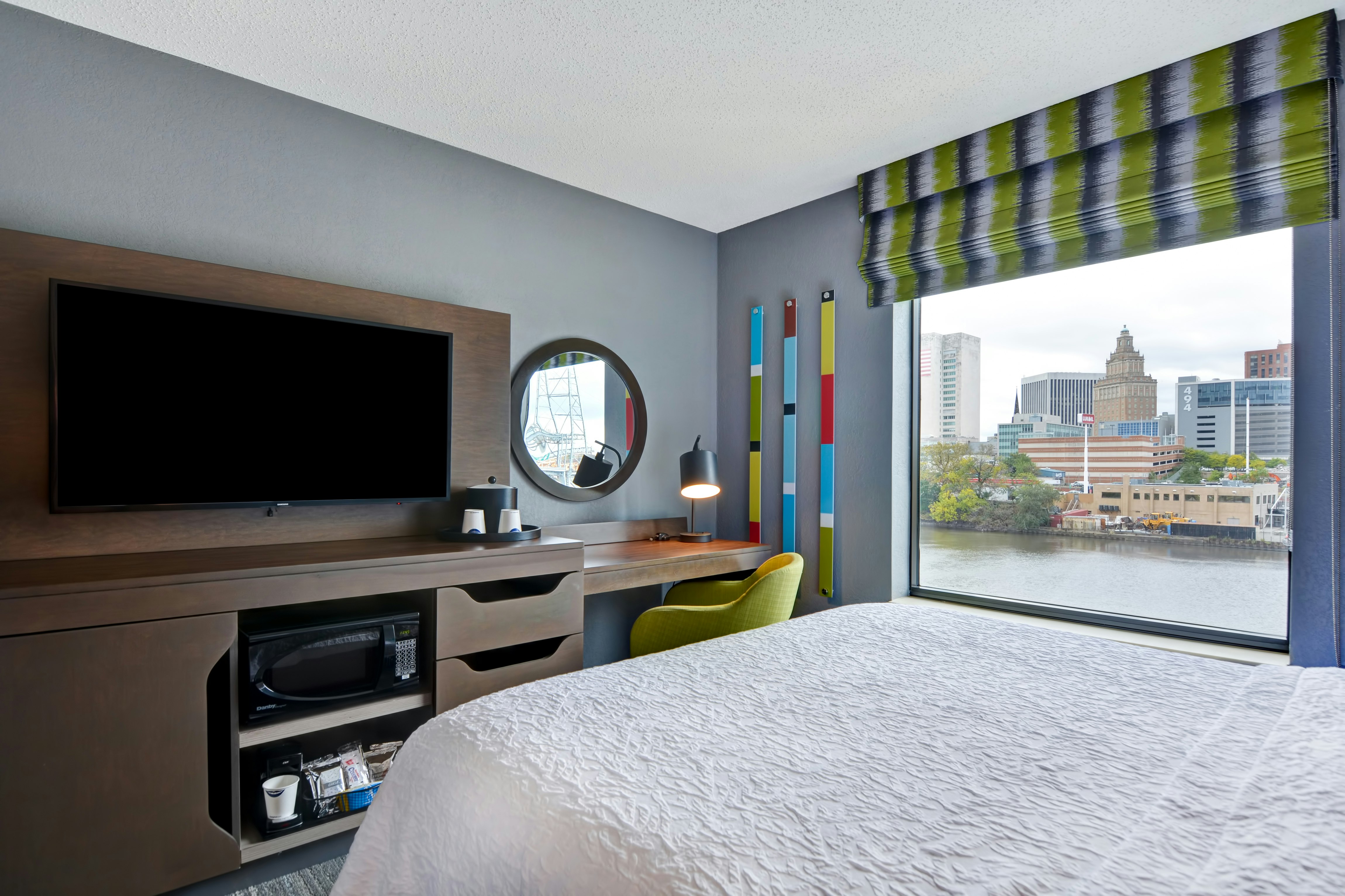 Room, King Bed, City or Water View