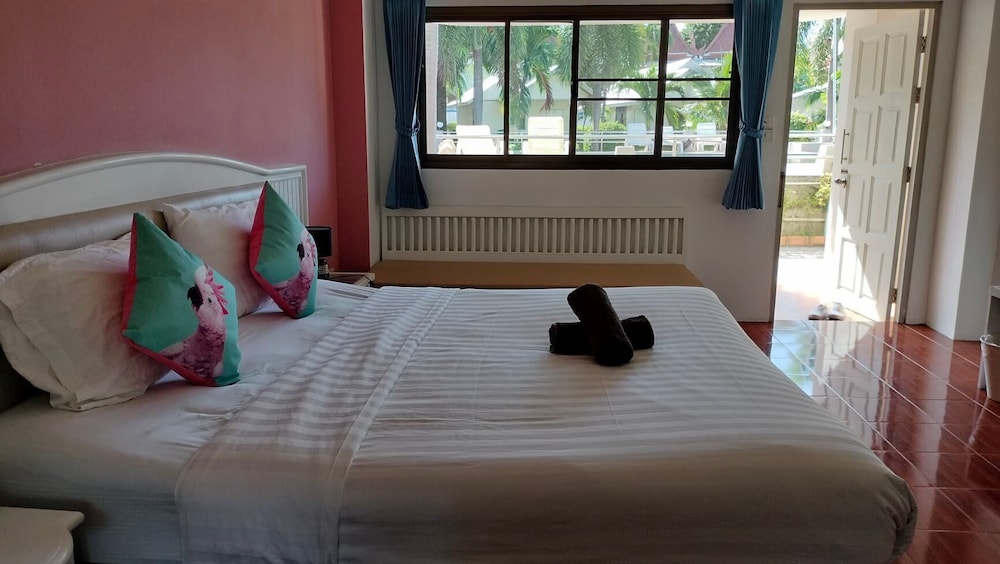 غرفة ديلوكس بسرير مزدوج بإطلالة على المسبح، Bay Beach Resort 2/2