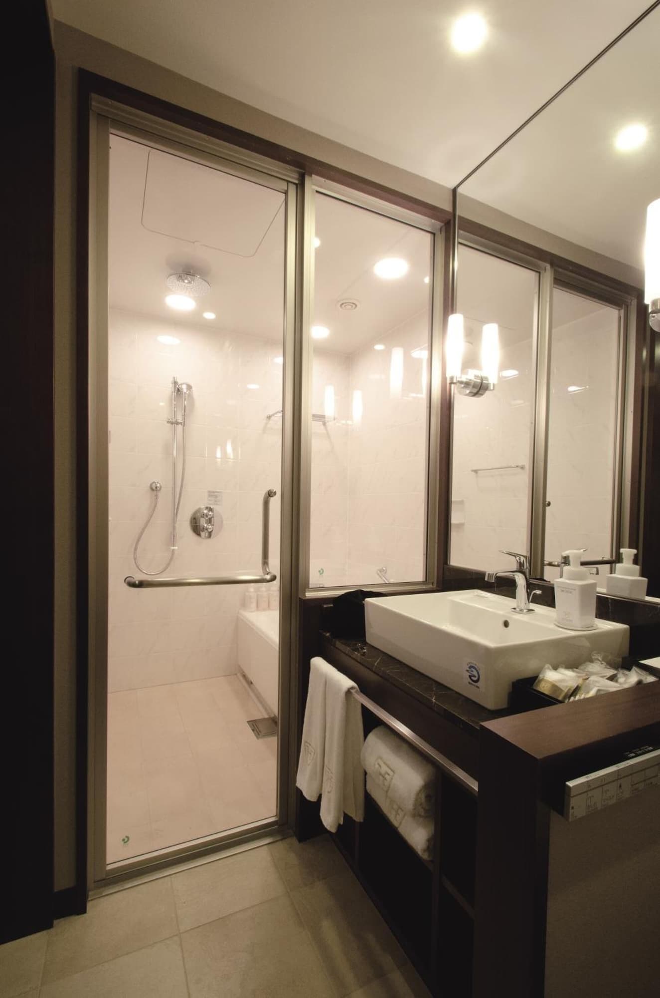 Hollywood, Triple, Twin Beds، Royal Park Hotel the Fukuoka 4/4