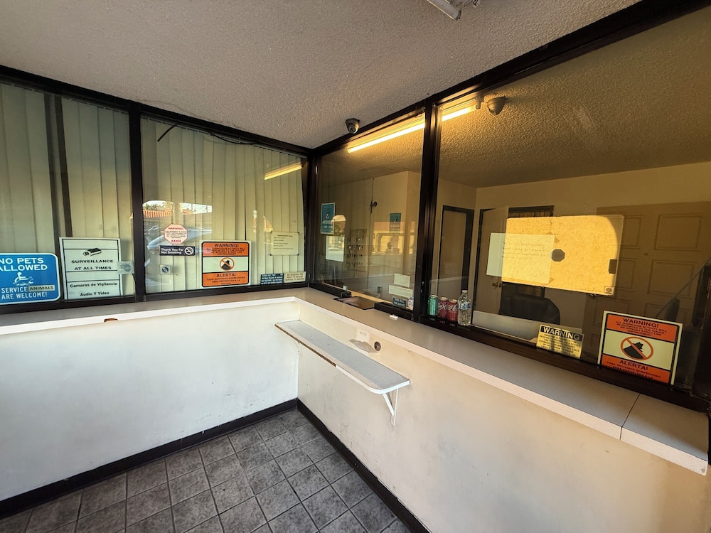 Rocky Inn Motel 6/44