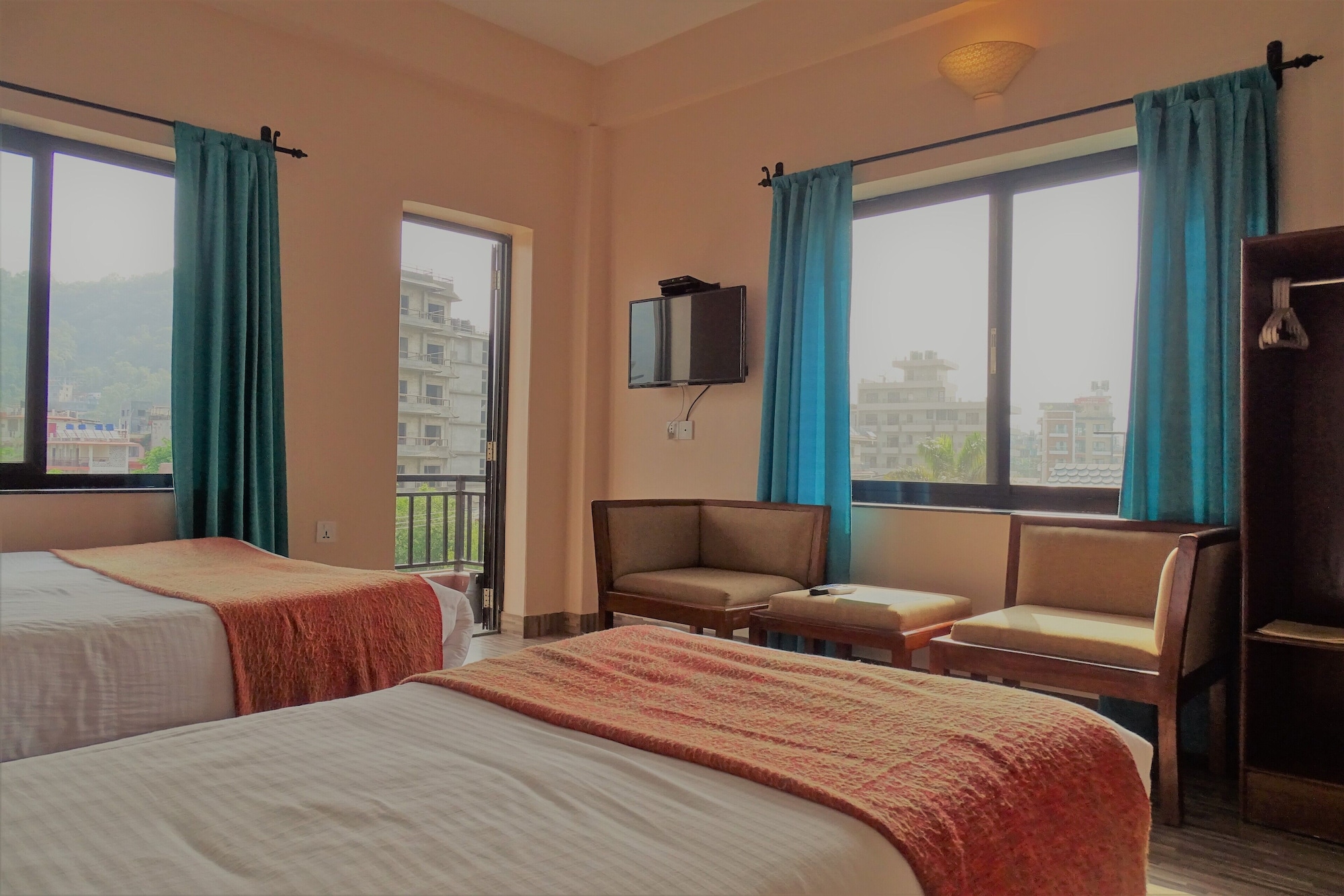DELUXE, DOUBLE OR TWIN BED, BALCONY