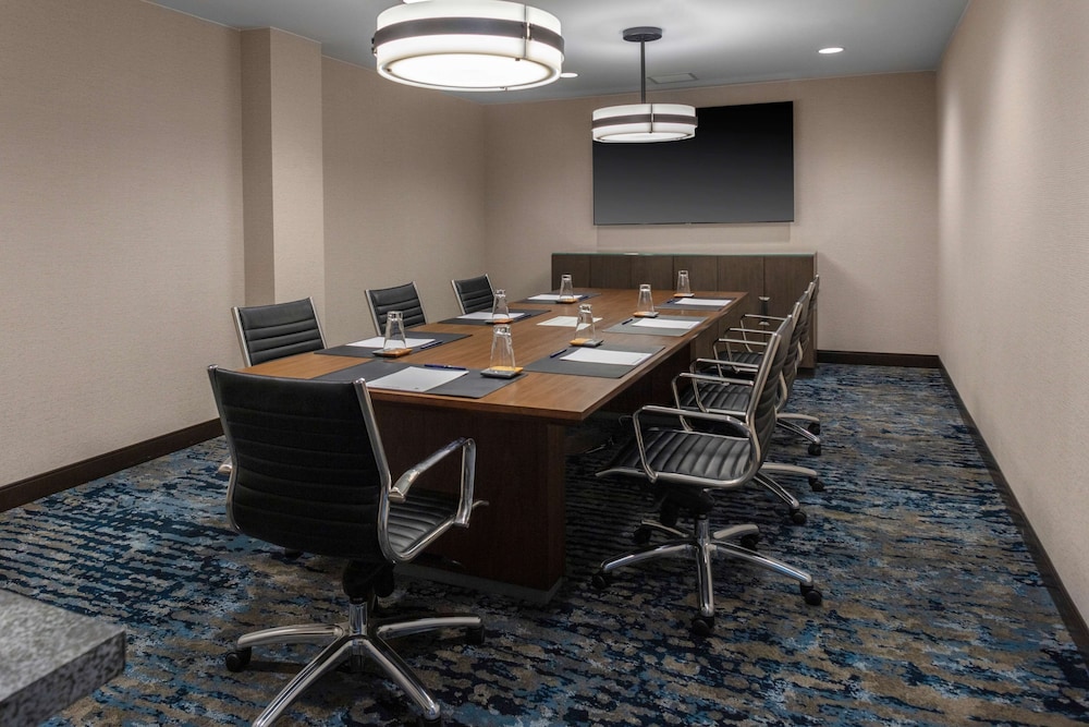 Doubletree By Hilton Burlington Vermont 73/88