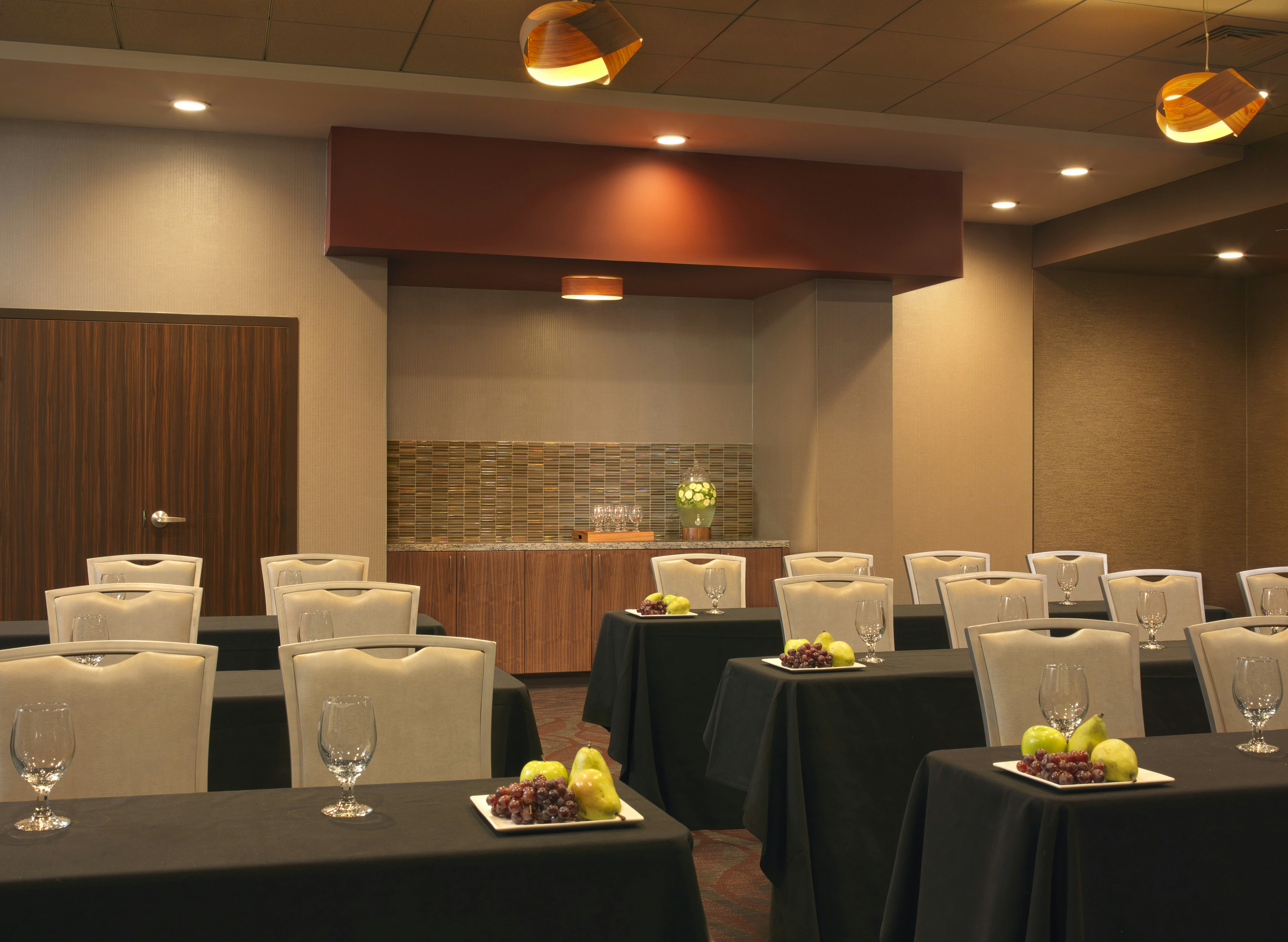 The Broadway Columbia A Doubletree By Hilton 36/41