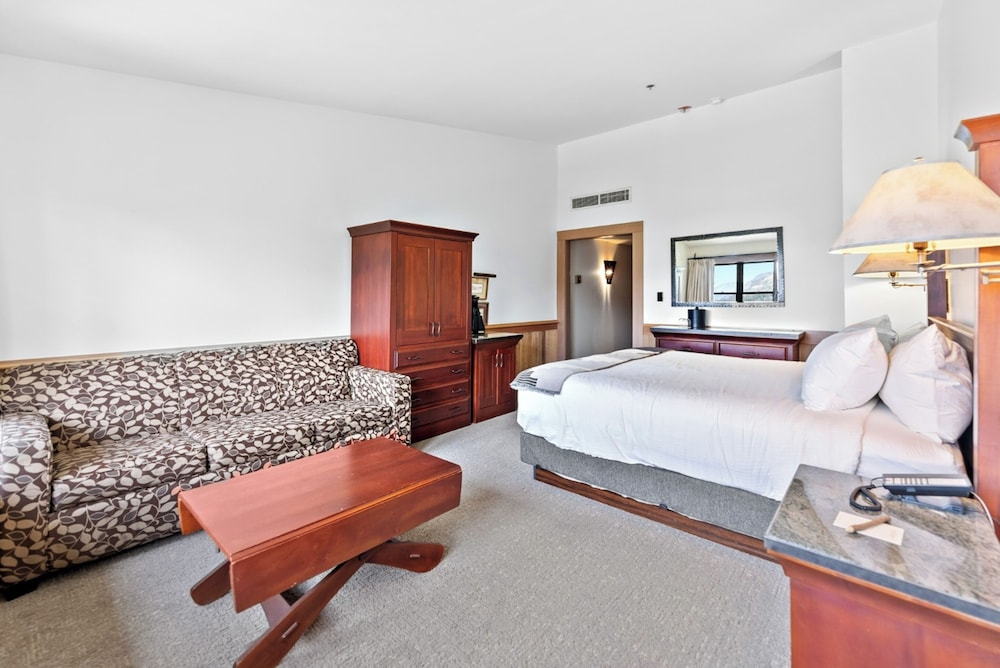 Lodge, King and Twin Beds, Mountain View