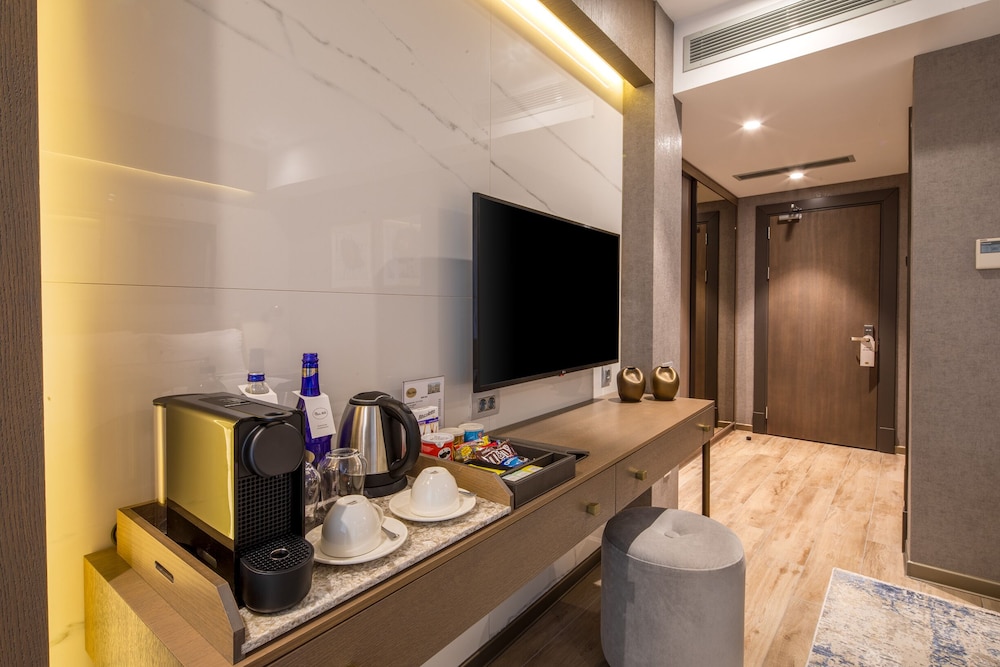 Mula Hotel 40/50