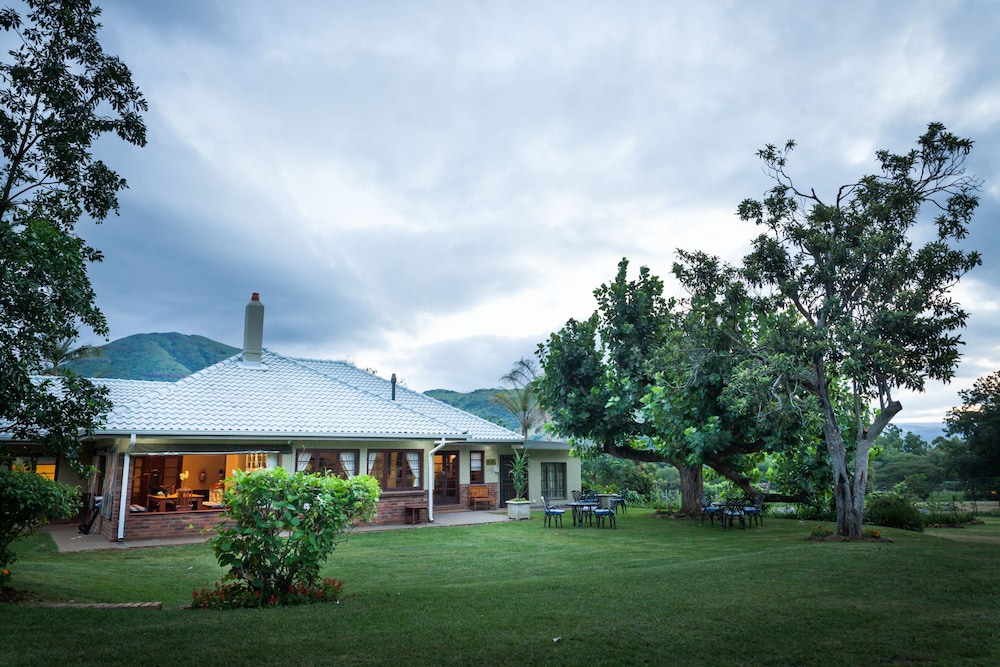 Twin Thorns Guesthouse 1/27