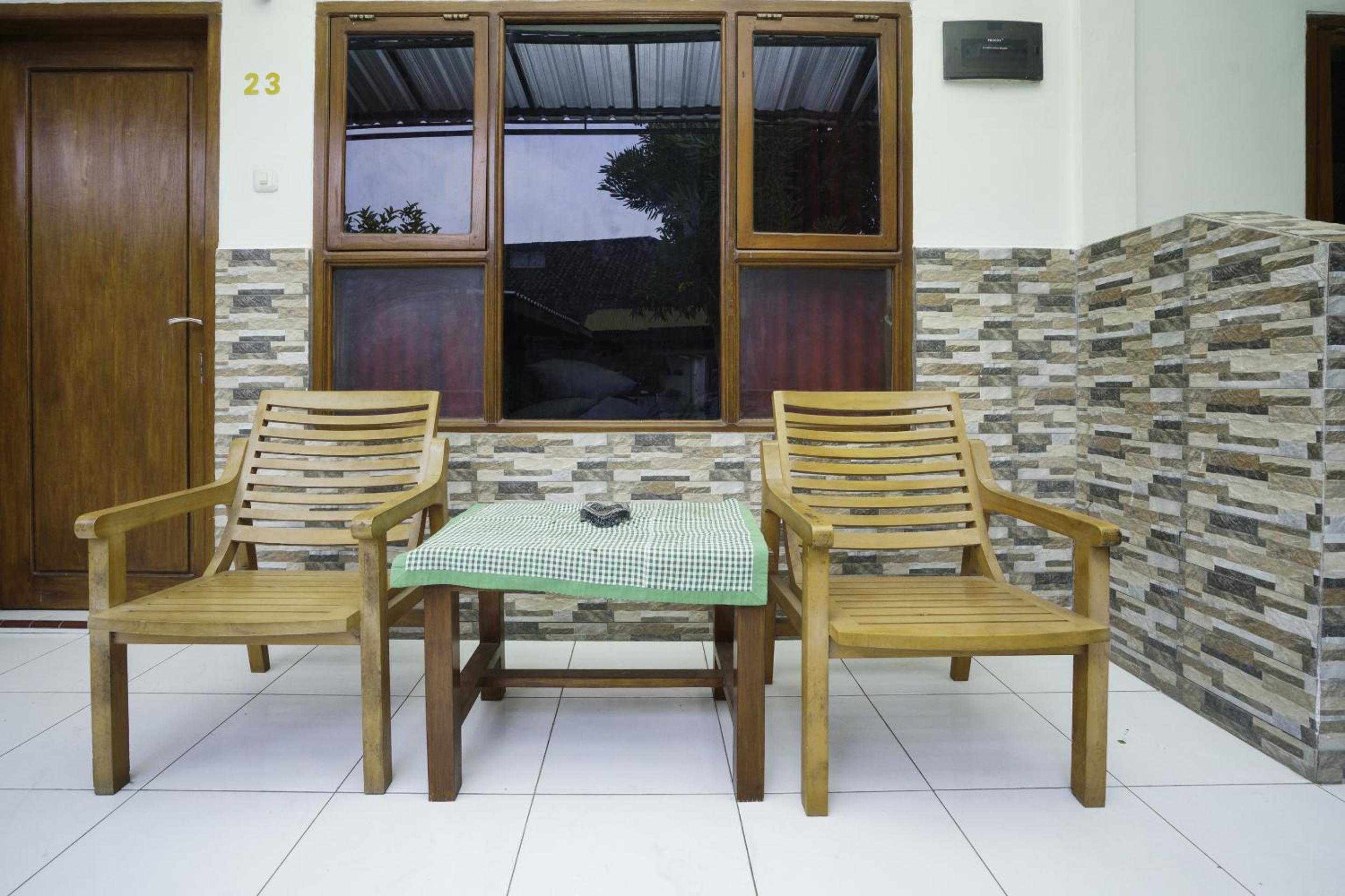 OYO 1999 Hotel Tentrem Syariah 4/33