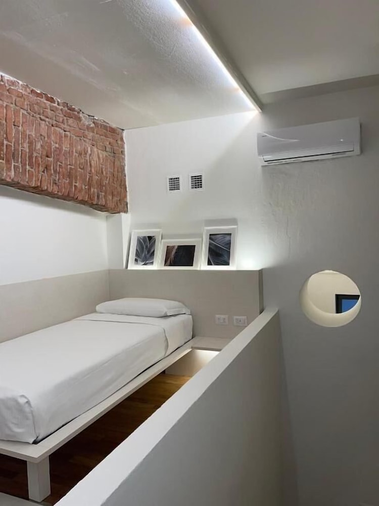 Easy Milano Rooms And Apartments Navigli 8/46