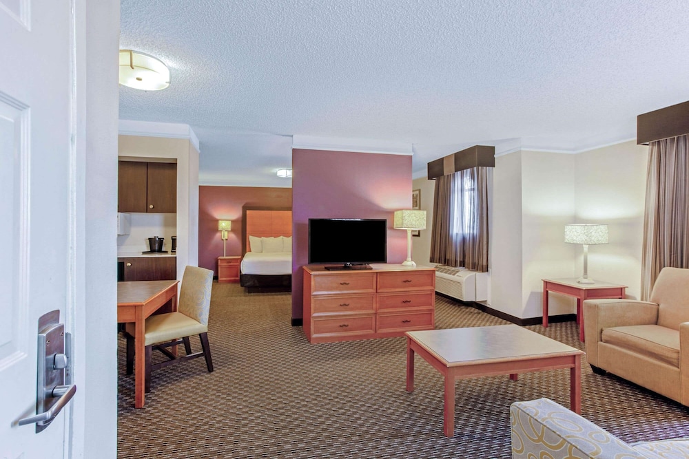 La Quinta Inn by Wyndham and Conference Center San Angelo 36/44