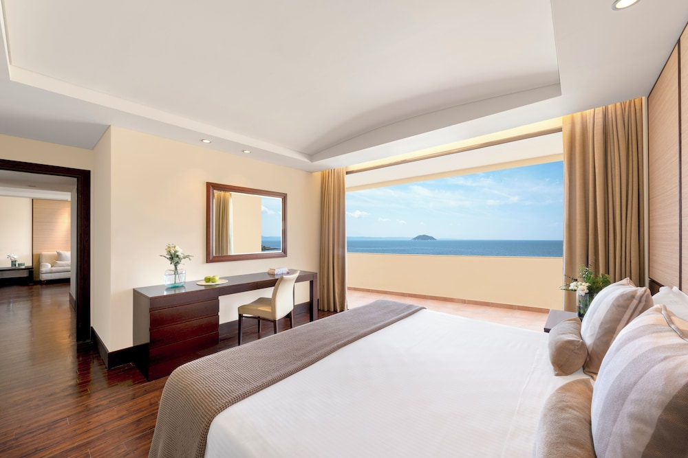 Superior, Suite, Double Bed, Sea or Marina View