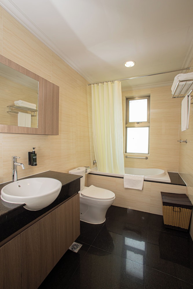 Mayfair Suites - Wmc Tower 70/70