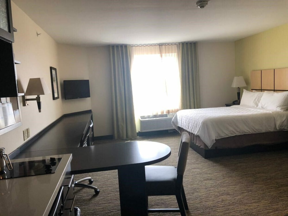 CANDLEWOOD SUITES MIDLAND SW 12/50