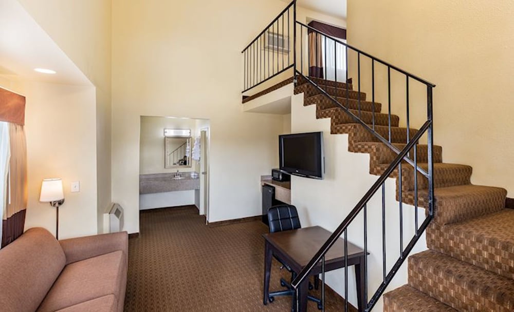 Lemon Heights Inn 37/58