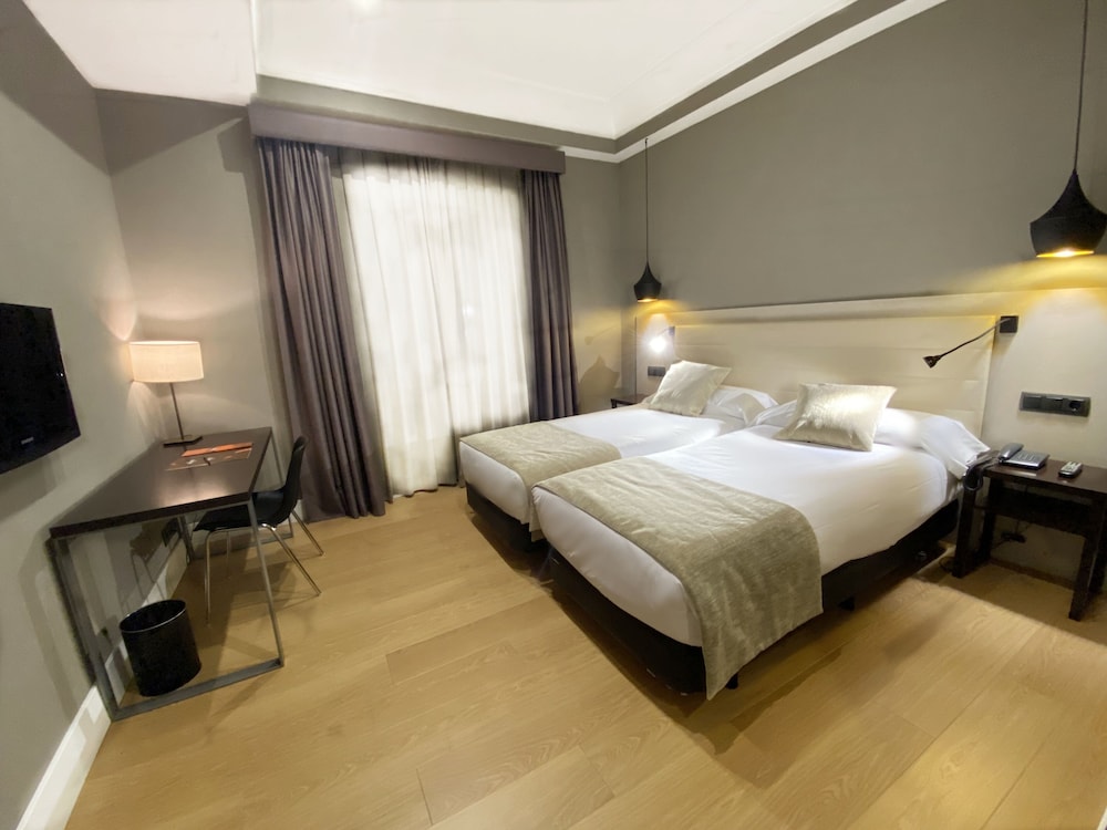 Hotel Cortezo 30/80