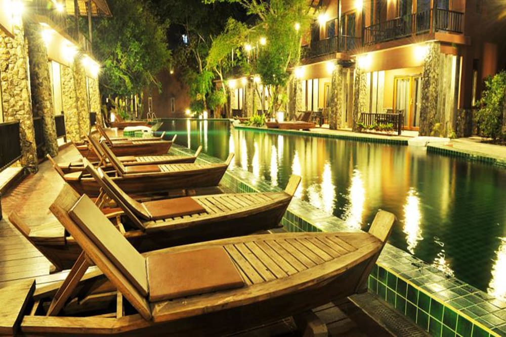 Koh Tao Beach Club 64/67