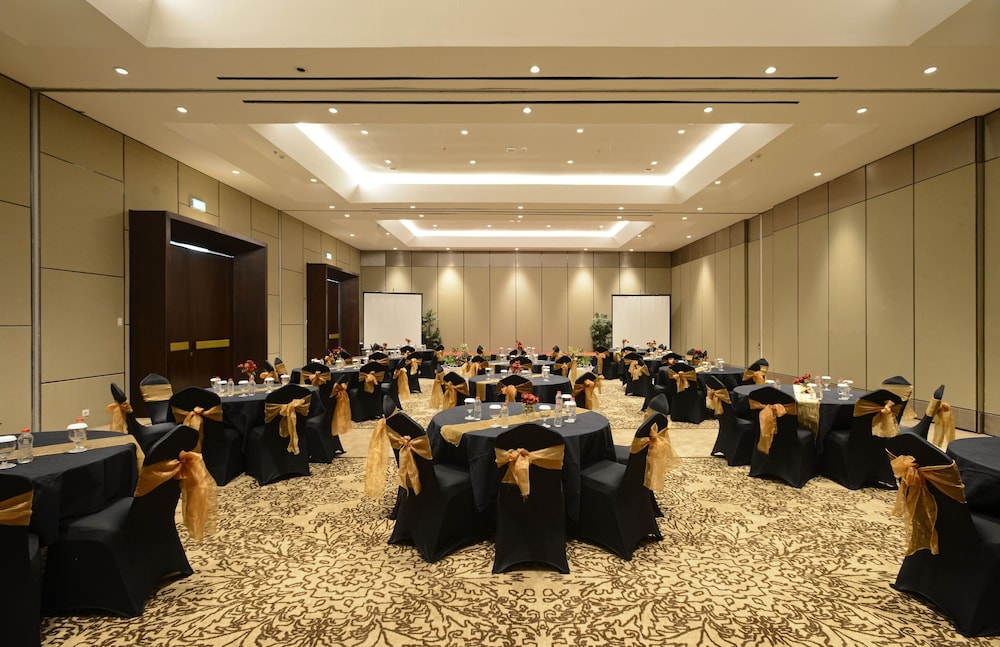 PREMIER PLACE HOTEL 58/61